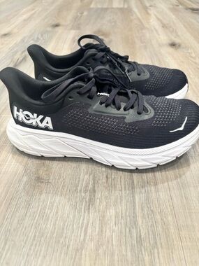 Hoka Arahi 7 Black and White Cushioned Road Running Shoes